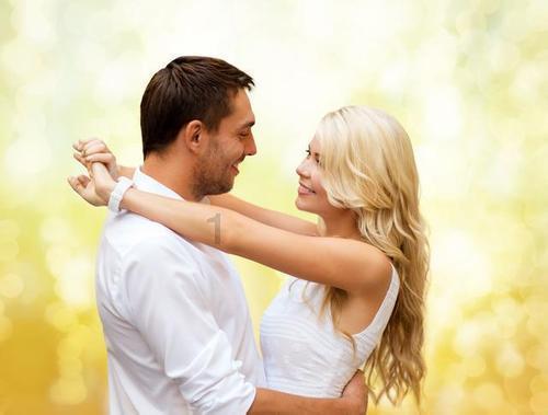 ￼￼我朋友结婚我也蛮开心的可是我男朋友不希望我也跟着一样开心？……